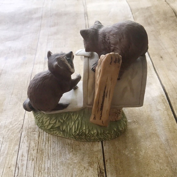 Raccoons Vintage Masterpiece Porcelain by Homco - Picture 3 of 5